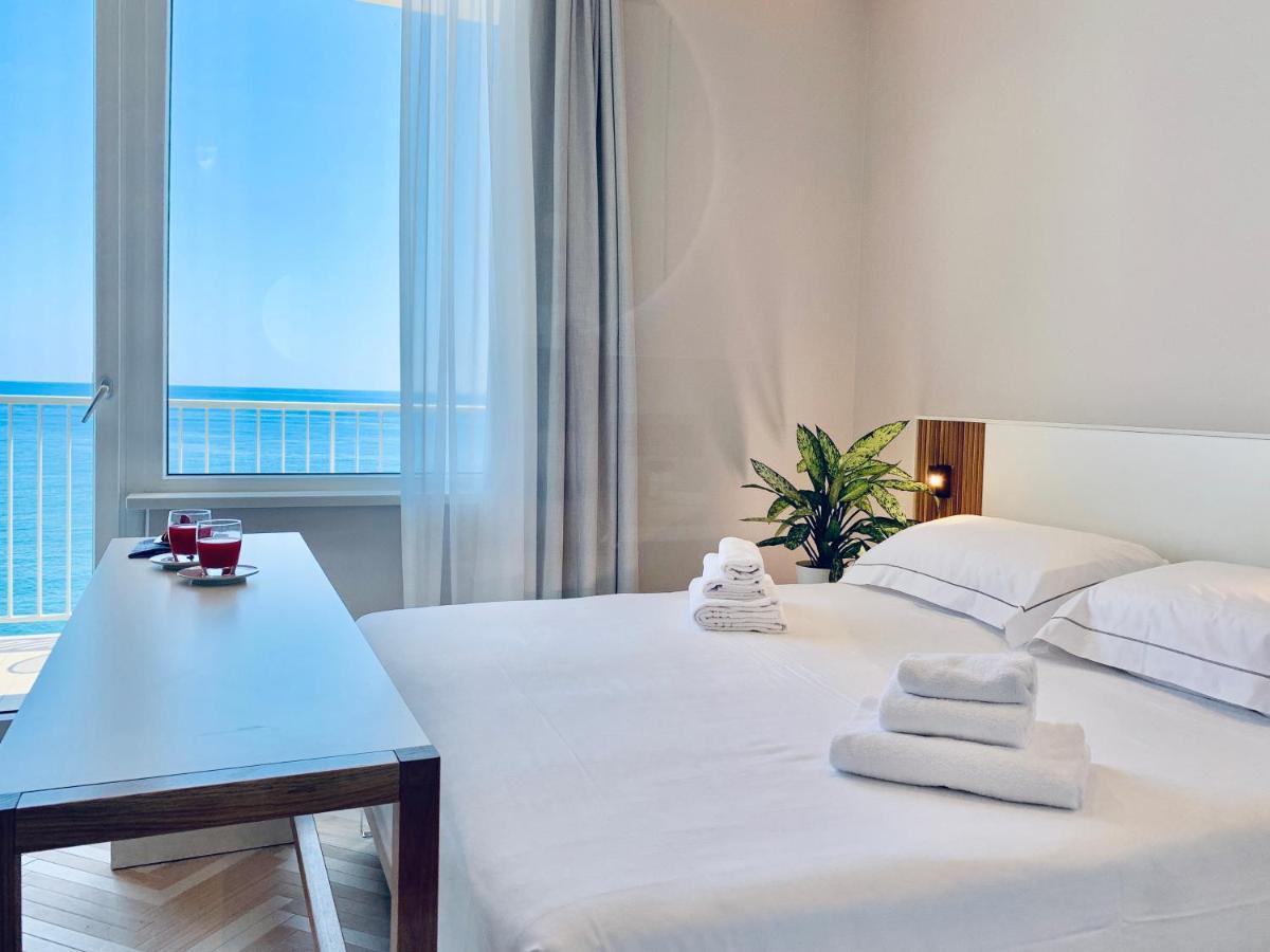 Hotel Corallo Imperia Esterno foto