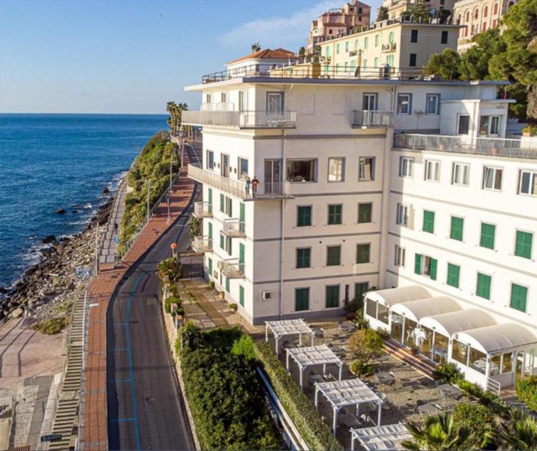 Hotel Corallo Imperia Esterno foto