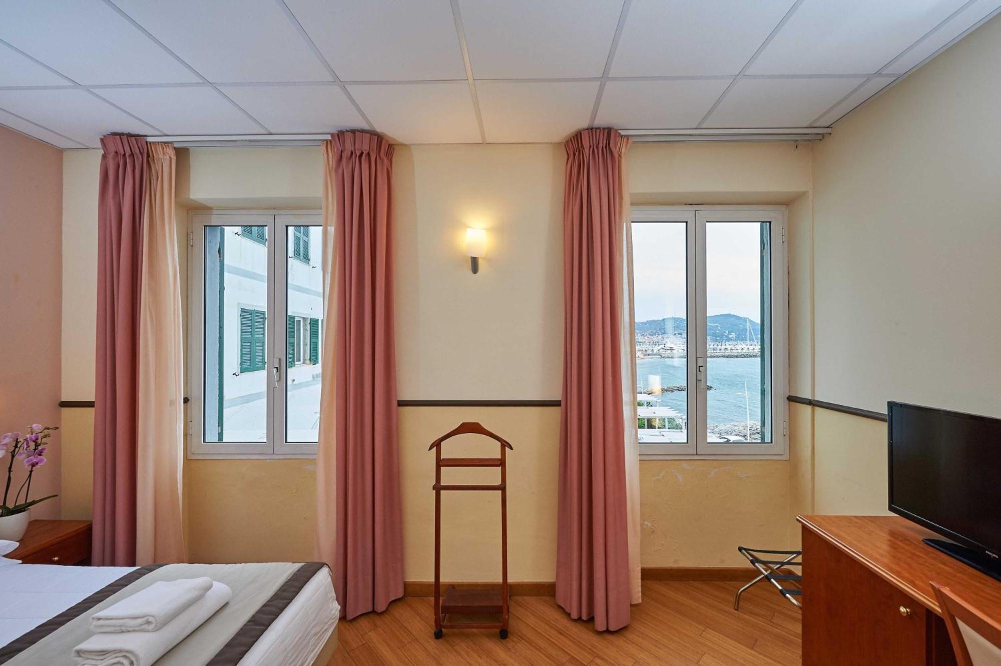Hotel Corallo Imperia Camera foto