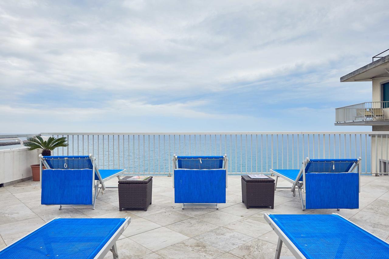 Hotel Corallo Imperia Esterno foto