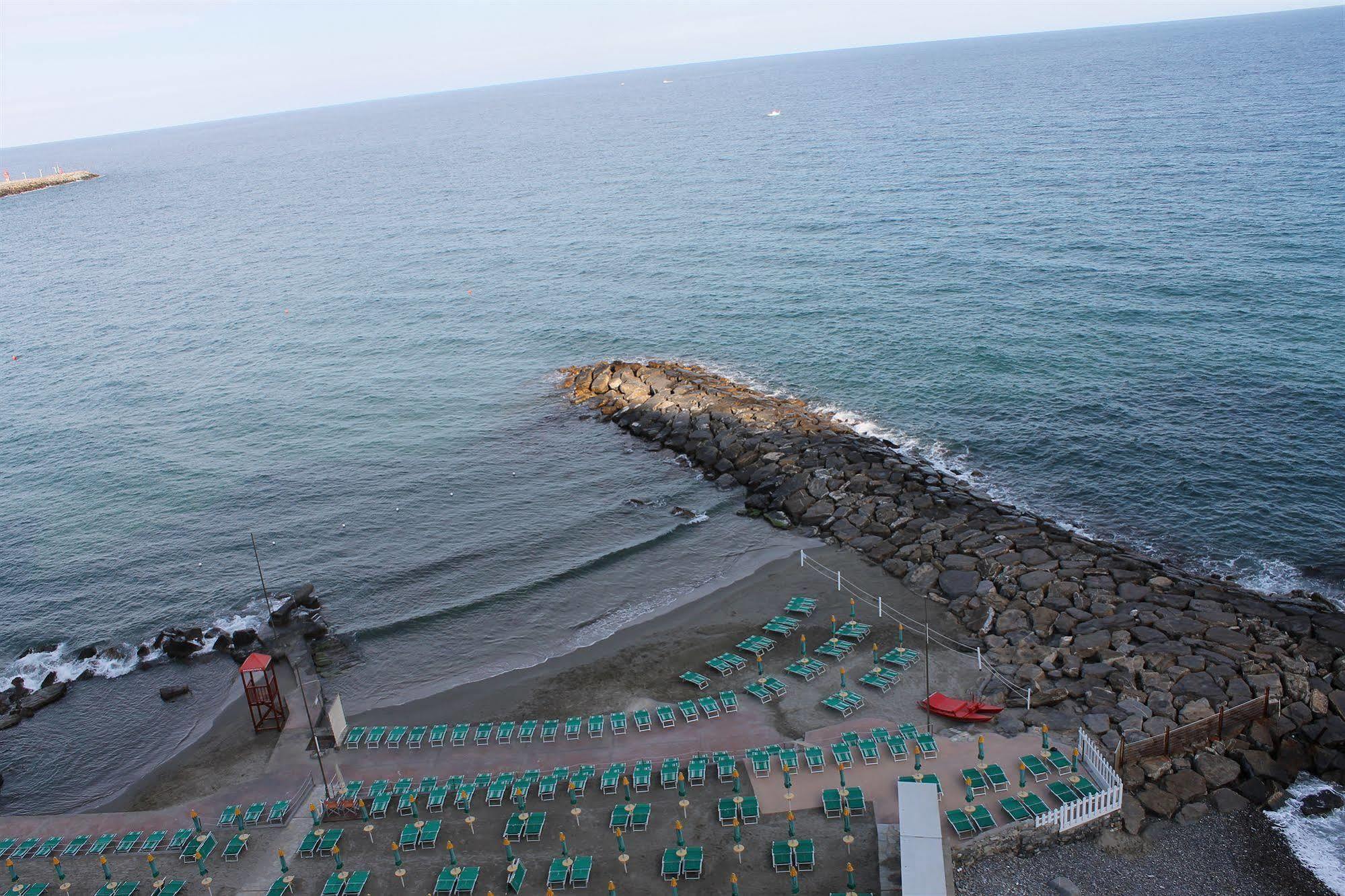 Hotel Corallo Imperia Esterno foto