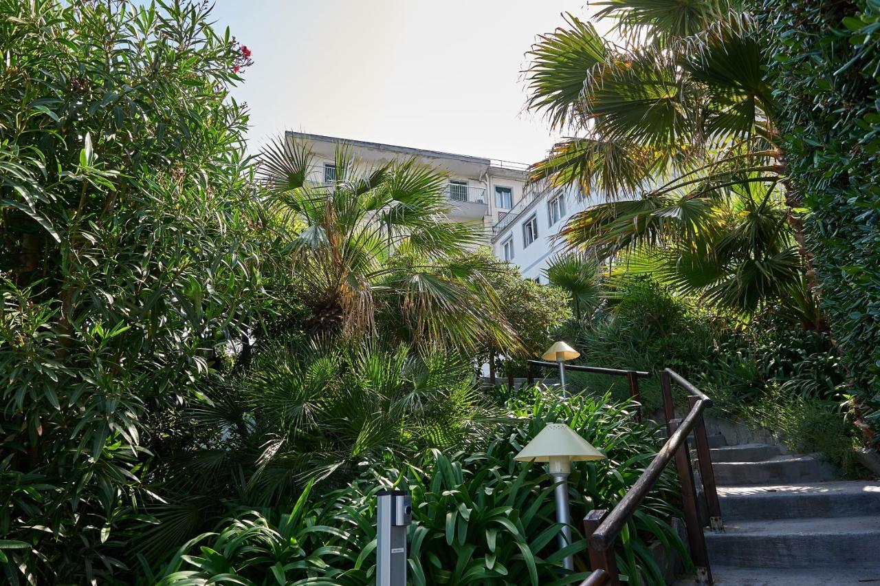 Hotel Corallo Imperia Esterno foto